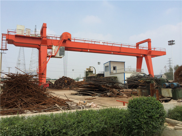 正在作業的室外行車3